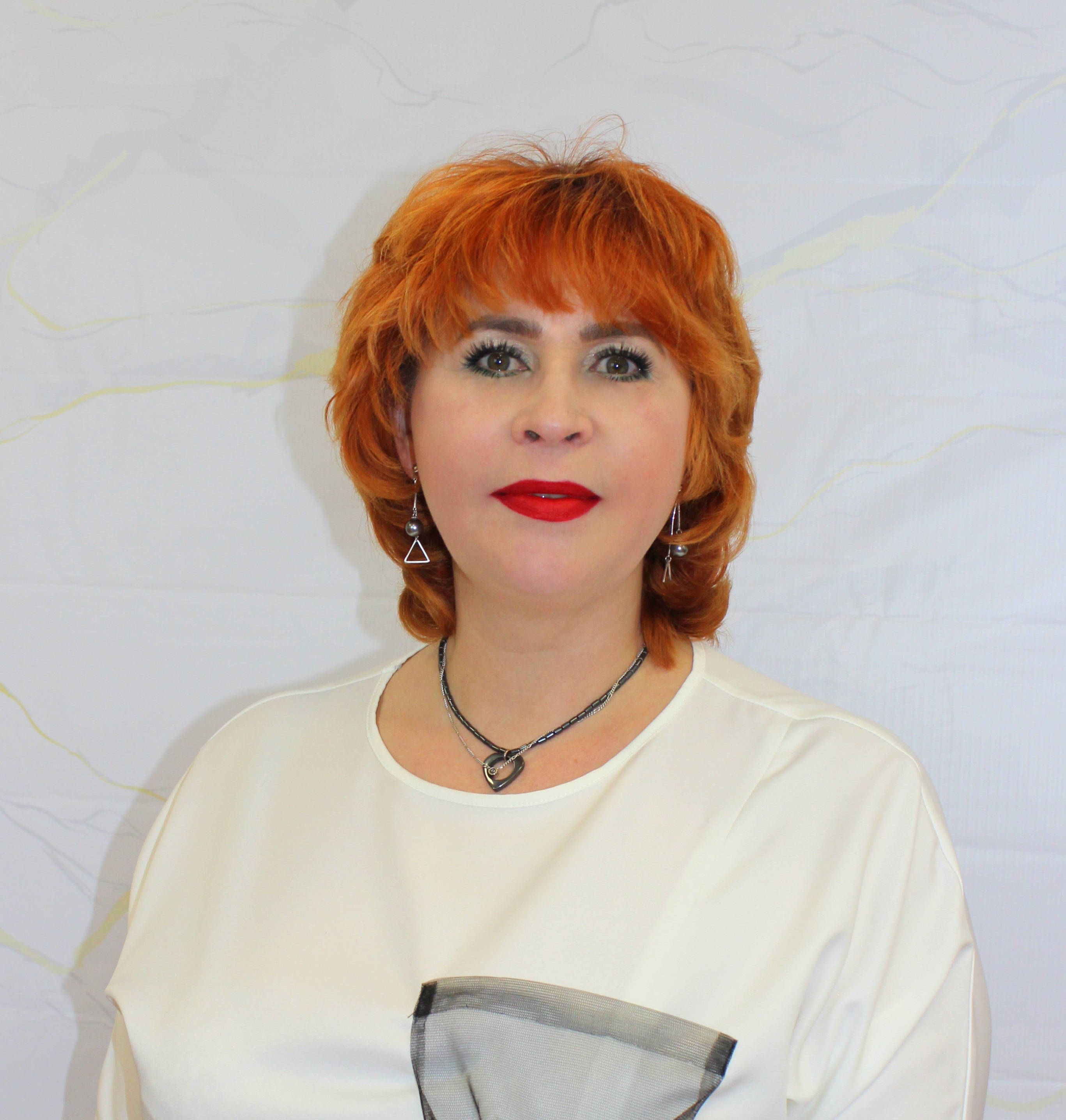 Инструктор по физической культуре высшей квалификационной категории Белоусова Юлия Ильинична.